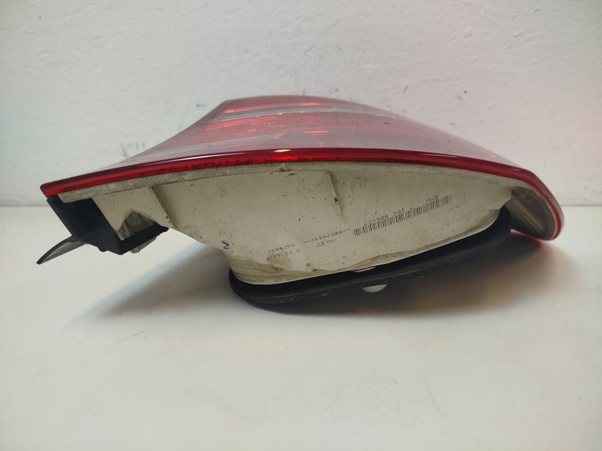 BMW 1er E87 LCI R&uuml;ckleuchte rechts R&uuml;cklicht Heckleuchte Facelift OEM