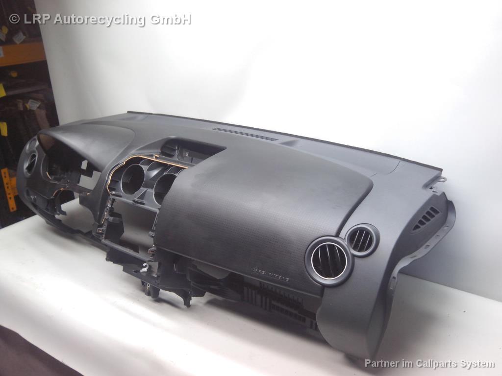 Mitsubishi Colt Z30 Armaturenbrett schwarz BJ2007