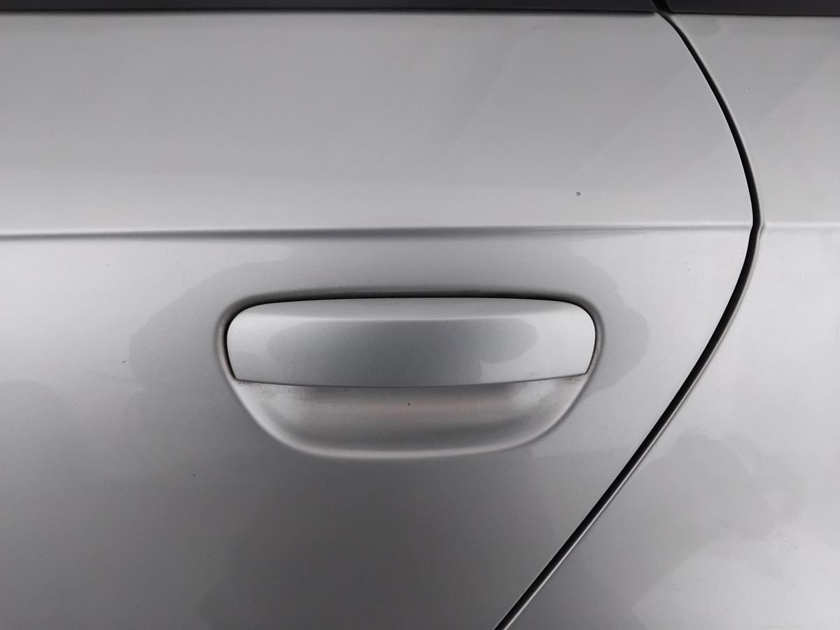 Audi A3 8P Sportback Tür hinten links lichtsilber LY7W BJ2006
