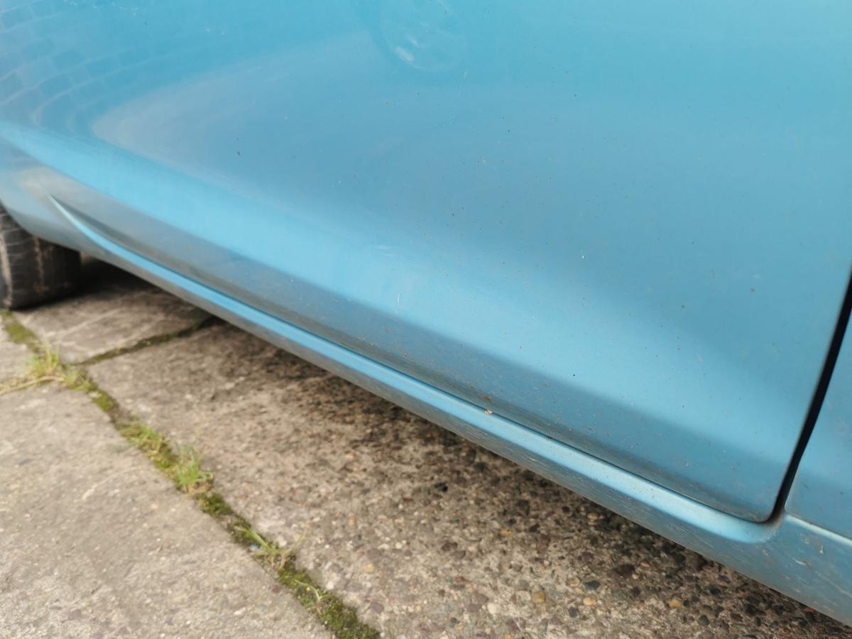 Ford KA RU8 Beifahrertür Tür Autotür Rohbautür vorn rechts Scuba Blau KRATZER