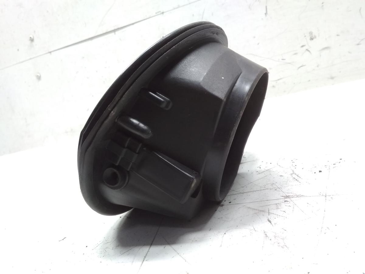 Audi A3 8P Facelift original Tankklappe 3-T&uuml;rer phantomschwarzmetallic Bj.2010