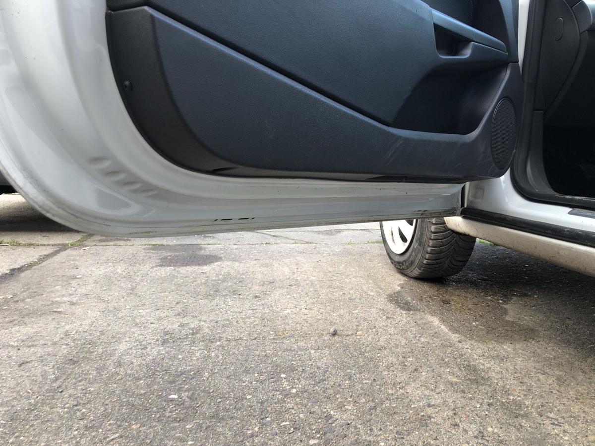 Opel Astra H GTC T&uuml;r vorn links Fahrert&uuml;r im Rohbau 10U Casablancawei&szlig;