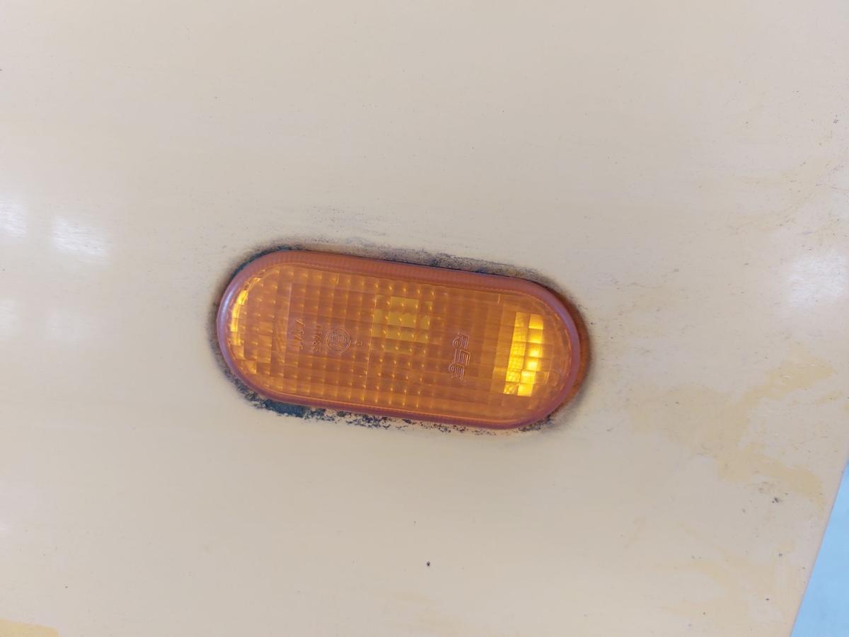 VW T5 7H Transporter Kotfl&uuml;gel vorn links Fahreseite Postgelb Dellen