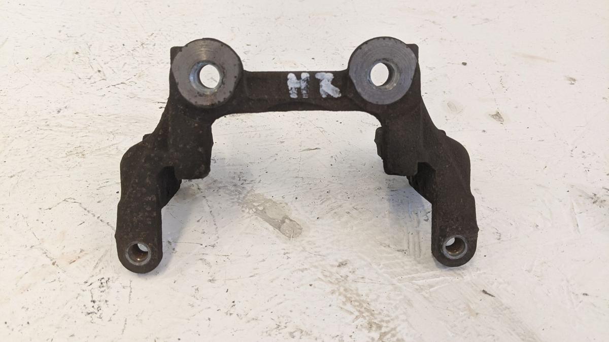 Träger Bremssattel hinten rechts Halter Führung 280mm BMW 2er Active Tourer F45