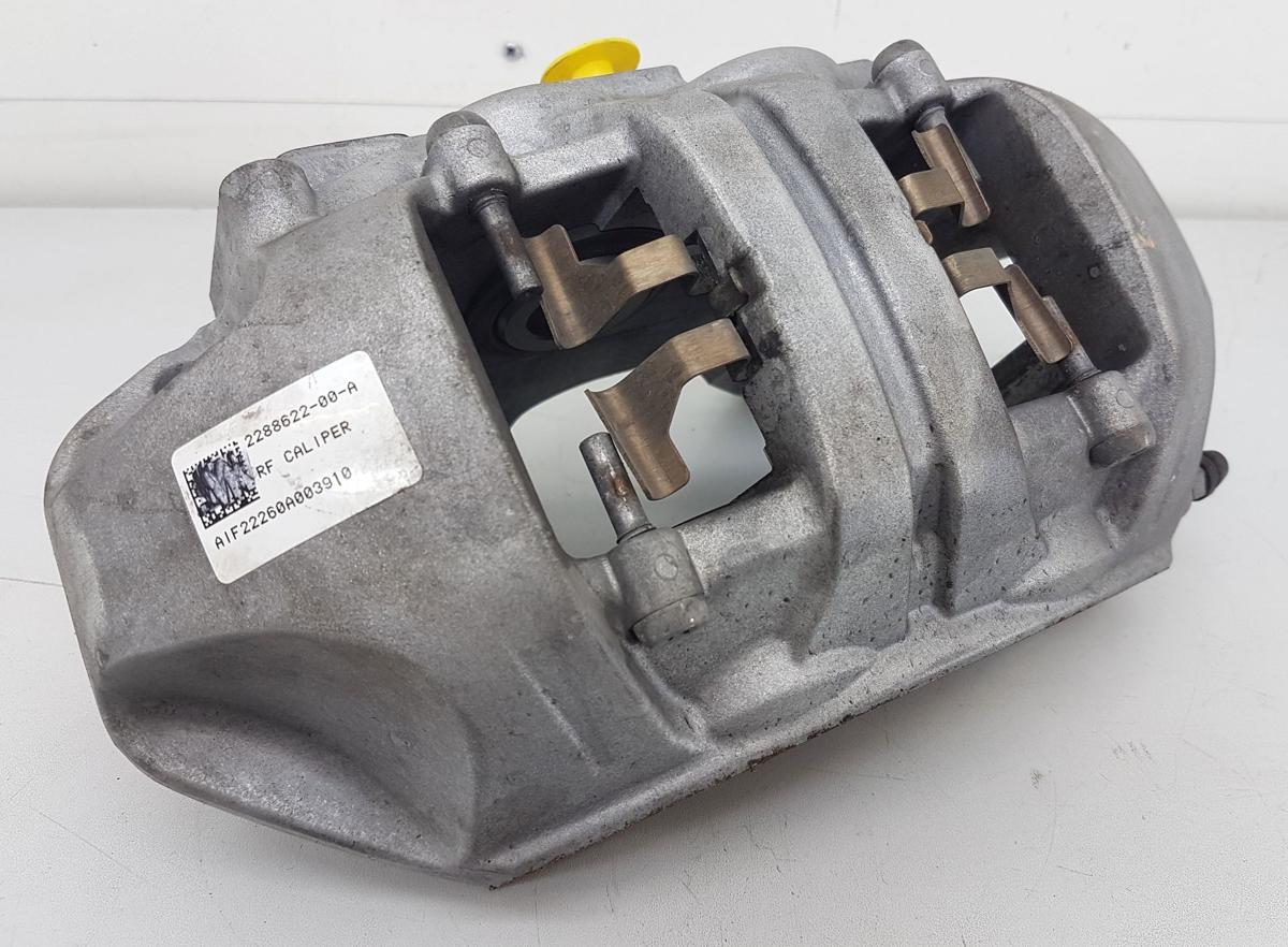 Tesla Model Y Bremssattel vorn rechts Bj2022 2288622-00-A inkl Tr&auml;ger