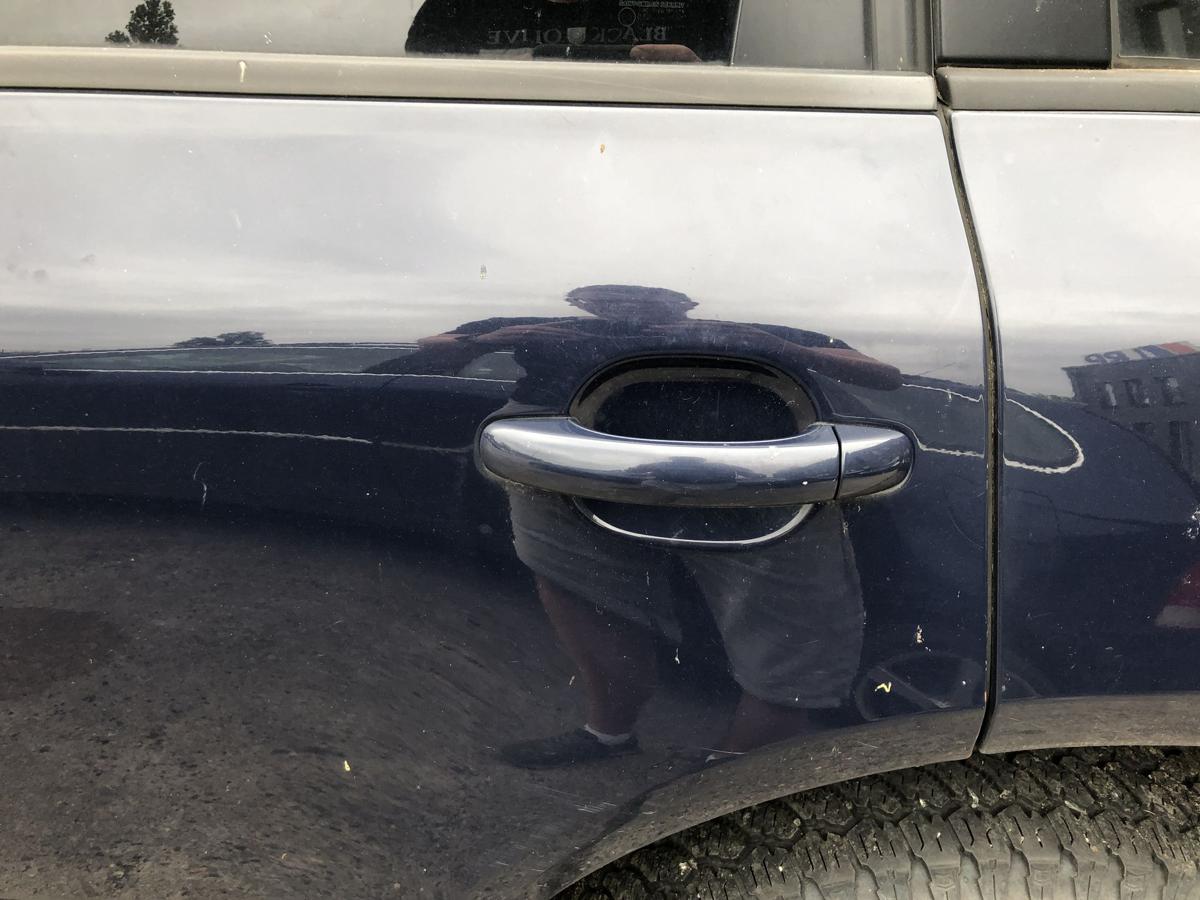 VW Touareg 7L T&uuml;r hinten links Fondt&uuml;r im Rohbau LA5G Perlblau kleiner Schaden
