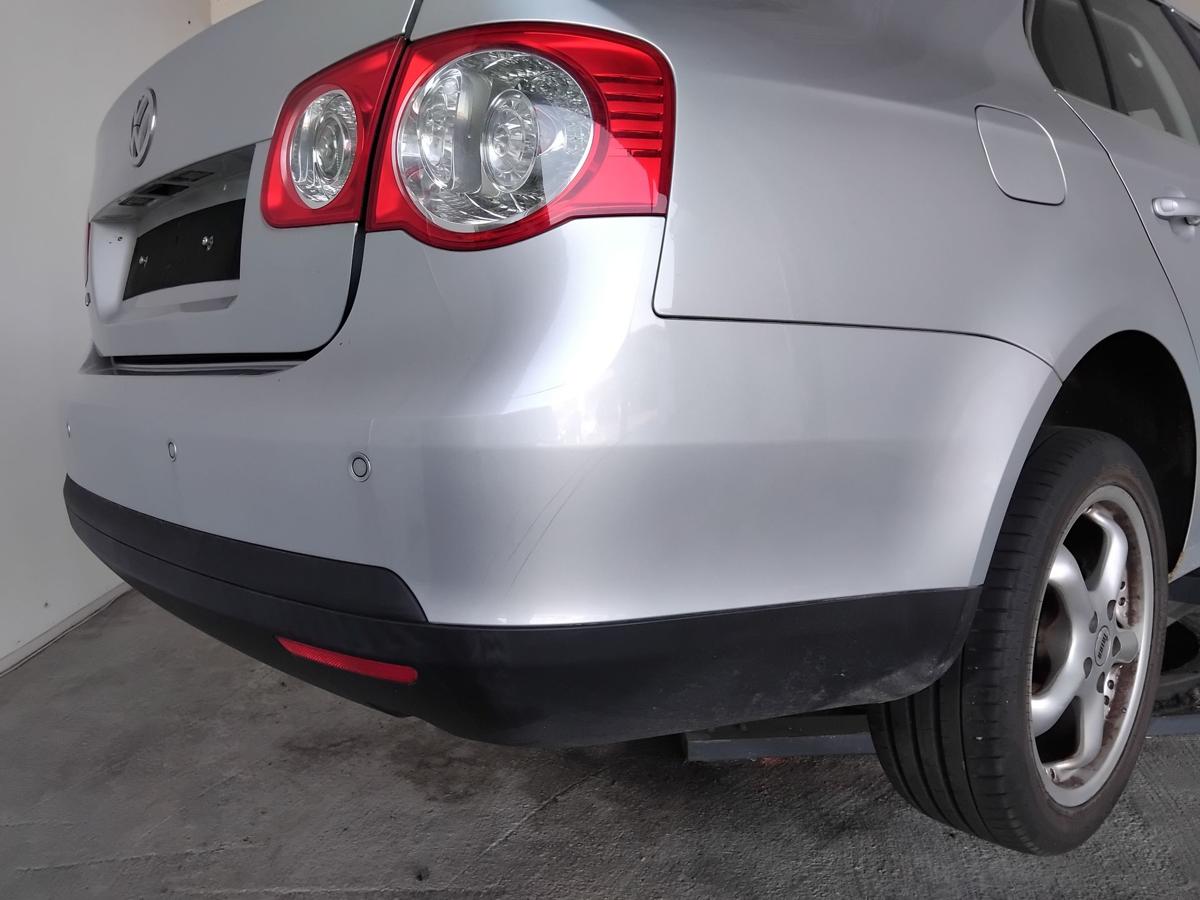 VW Jetta V 1K2 orig Sto&szlig;f&auml;nger Sto&szlig;stange hinten PDC LA7W reflexsilber BJ2007