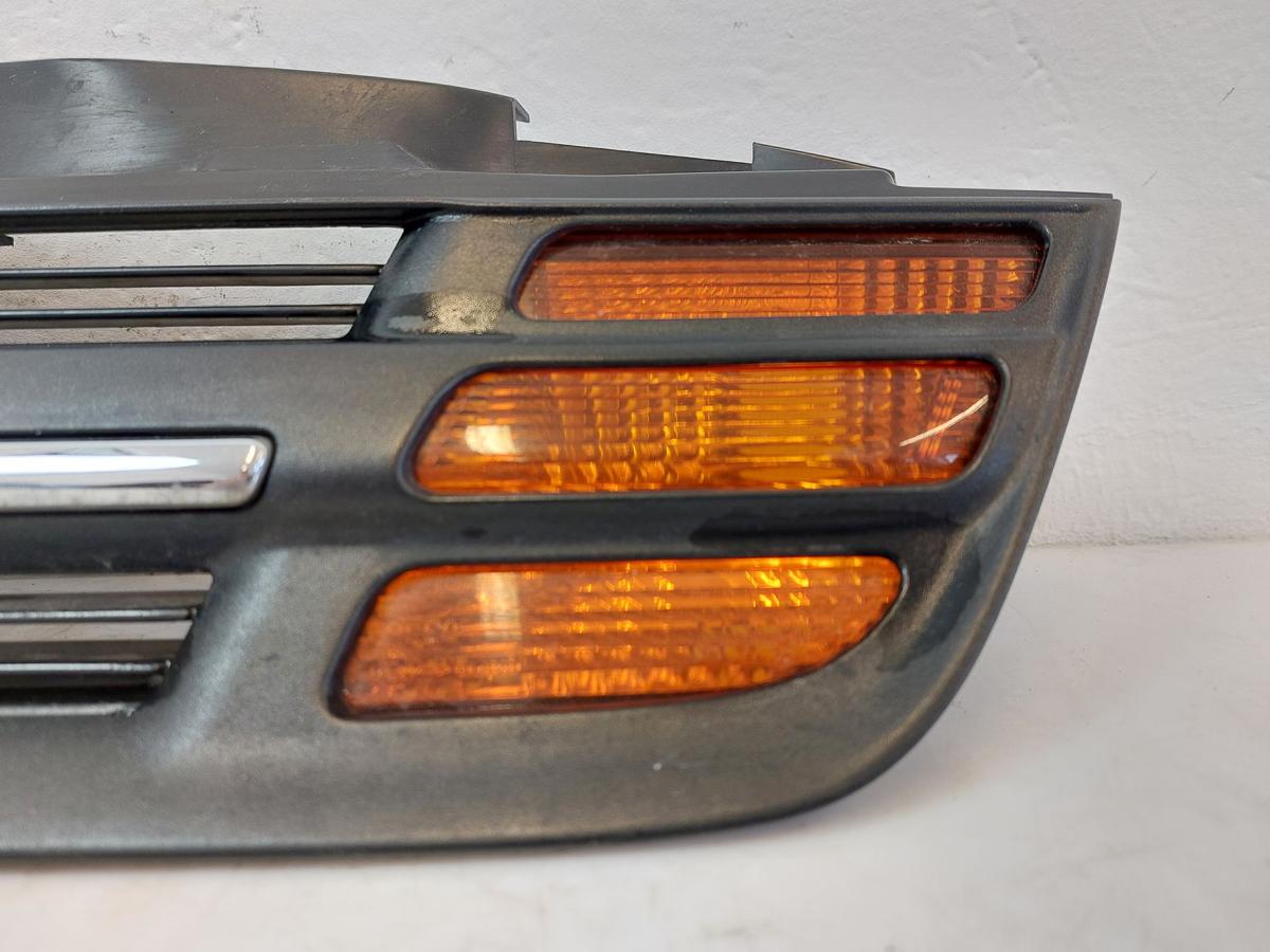 Nissan Micra K12 Kühlergrill Frontgrill Grill vorn links mit Blinkleuchte bis 05