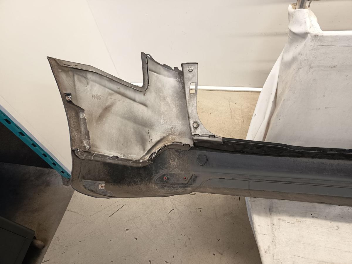 Ford Focus III Kombi orig Stoßstange hinten Panther-Schwarz vor Facelift Bj 2014