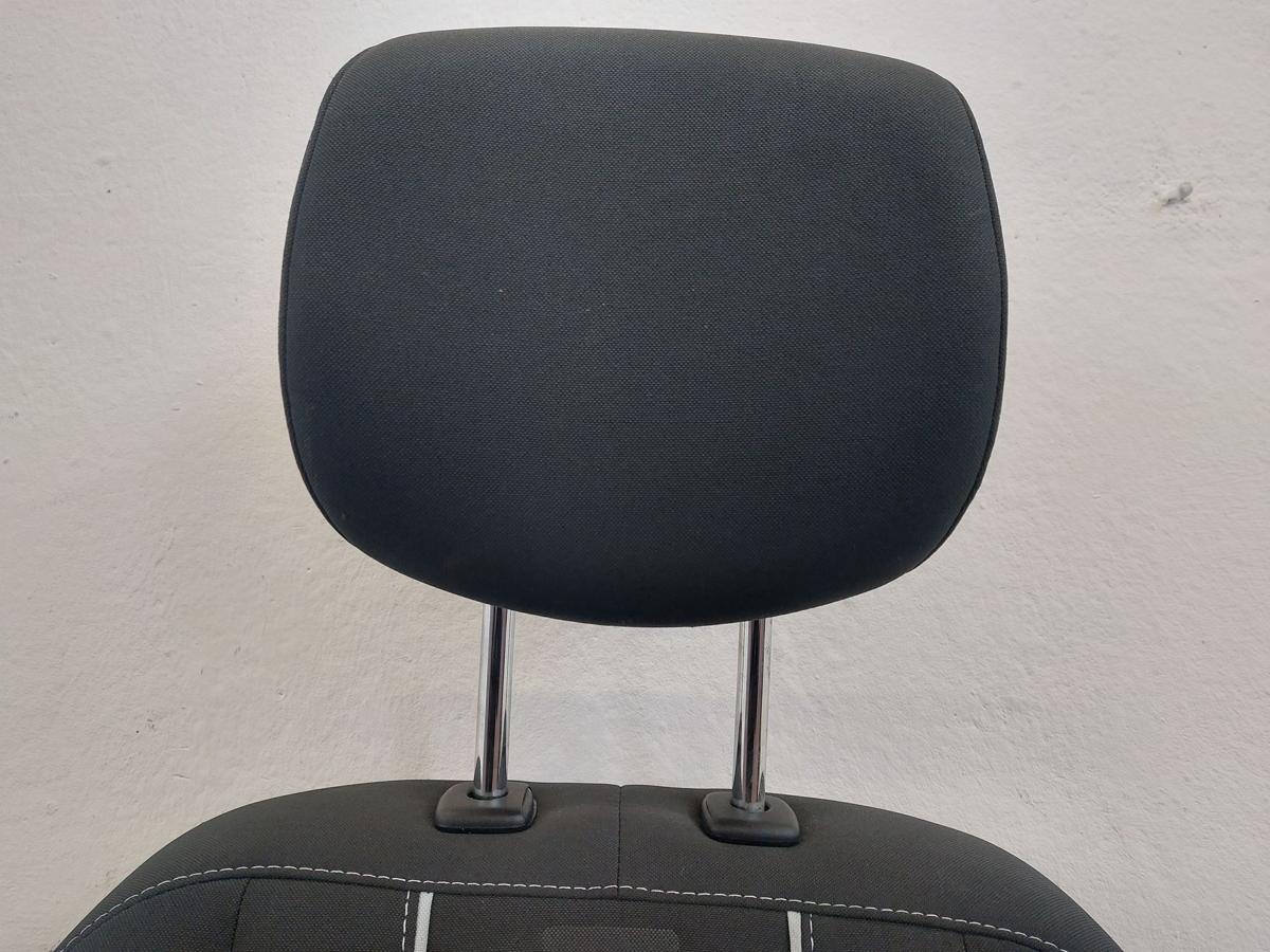 Renault Megane III 3 Sitz vorn links Fahrersitz Stoff mit Heizung Stoffsitz