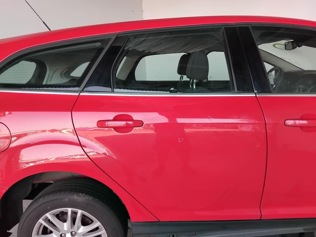Ford Focus 3 DYB Turnier T&uuml;r hinten rechts racerot BJ2013 Kombi