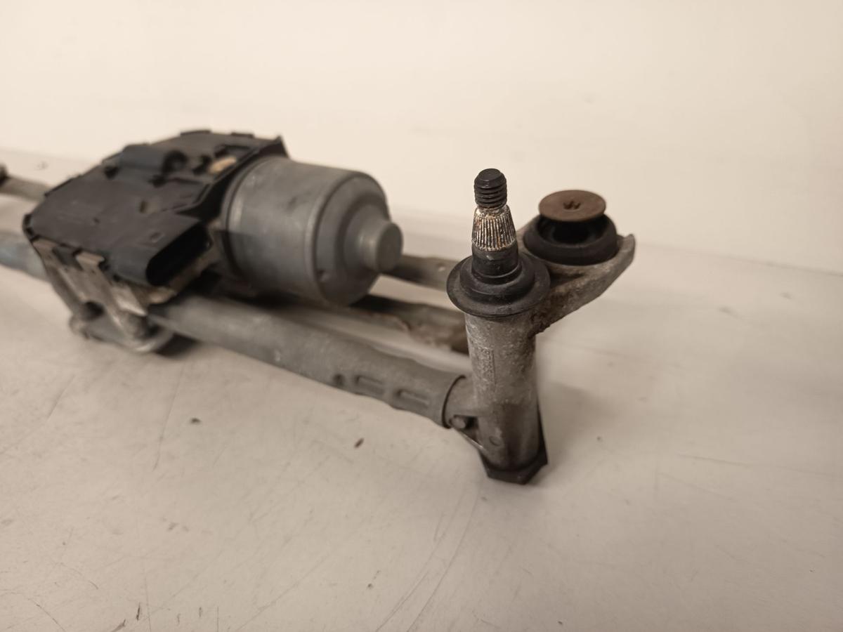 VW Golf VI 5K Bj 2009 original Wischermotor vorn mit Gestänge 1K1955119E