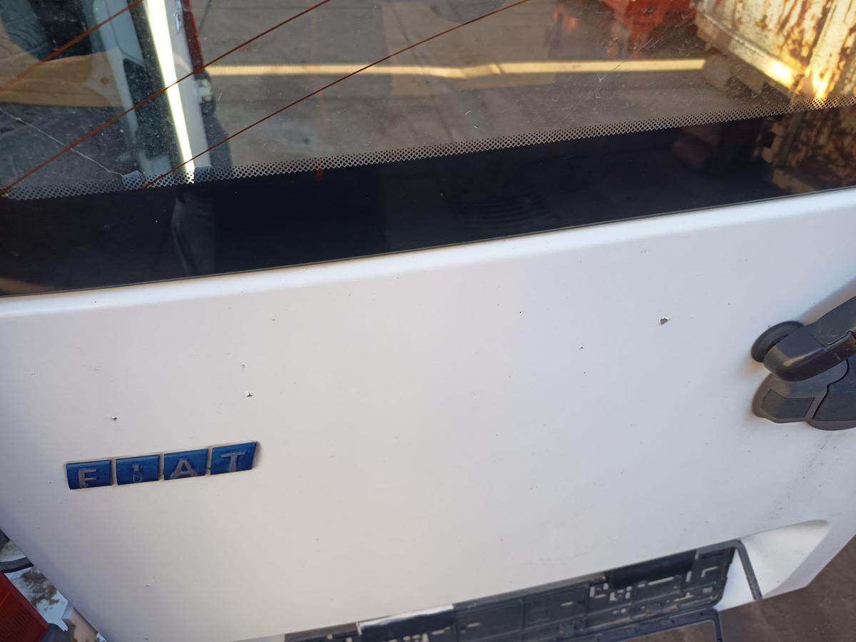 Fiat Doblo Cargo 223 original Heckfl&uuml;gelt&uuml;r links mit Scheibe Wei&szlig; uni Bj 2001