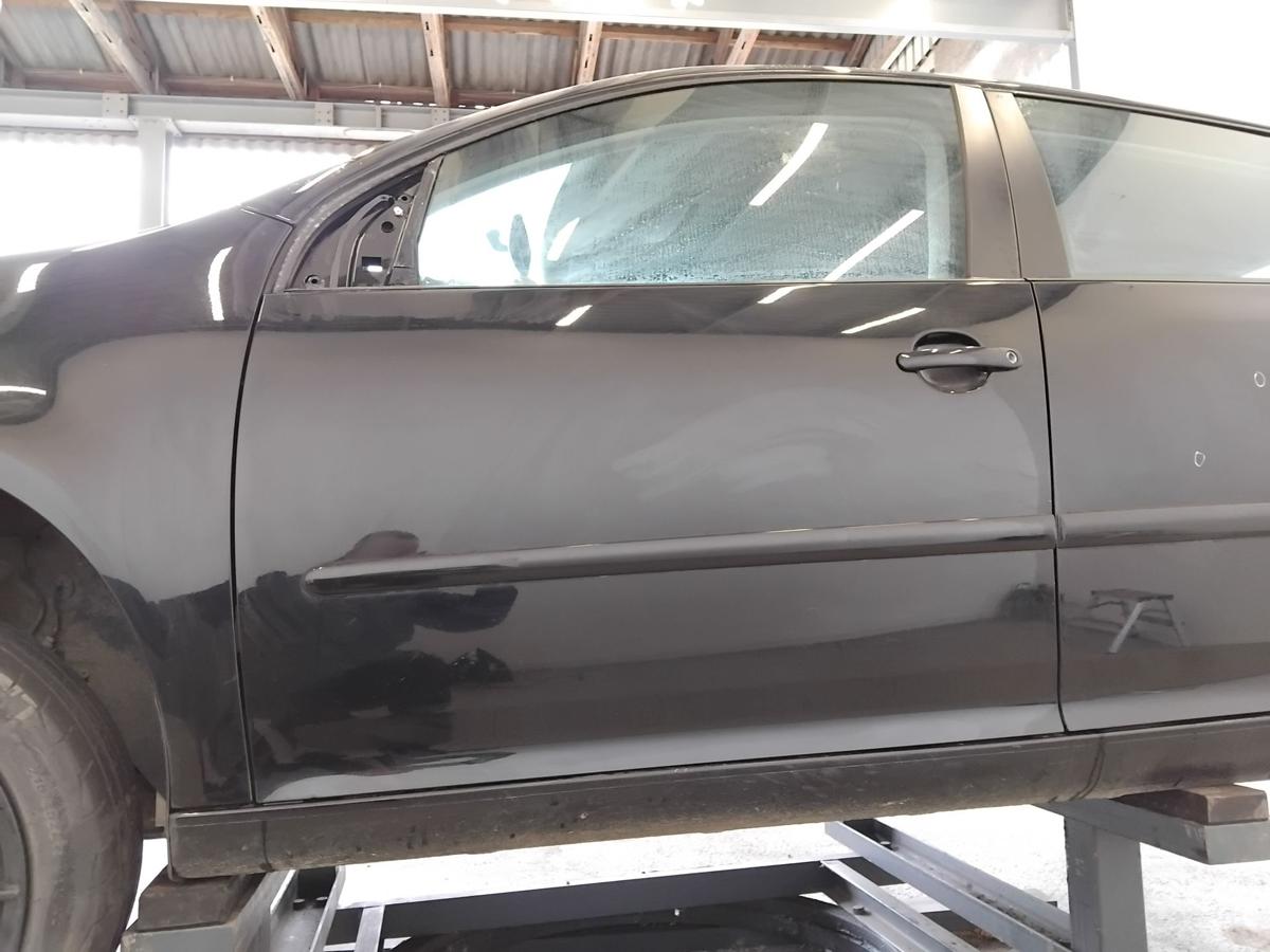 VW Golf 5 1K T&uuml;r vorn links Fahrert&uuml;r 5-T&uuml;rer L041 brillantschwarz uni BJ2006