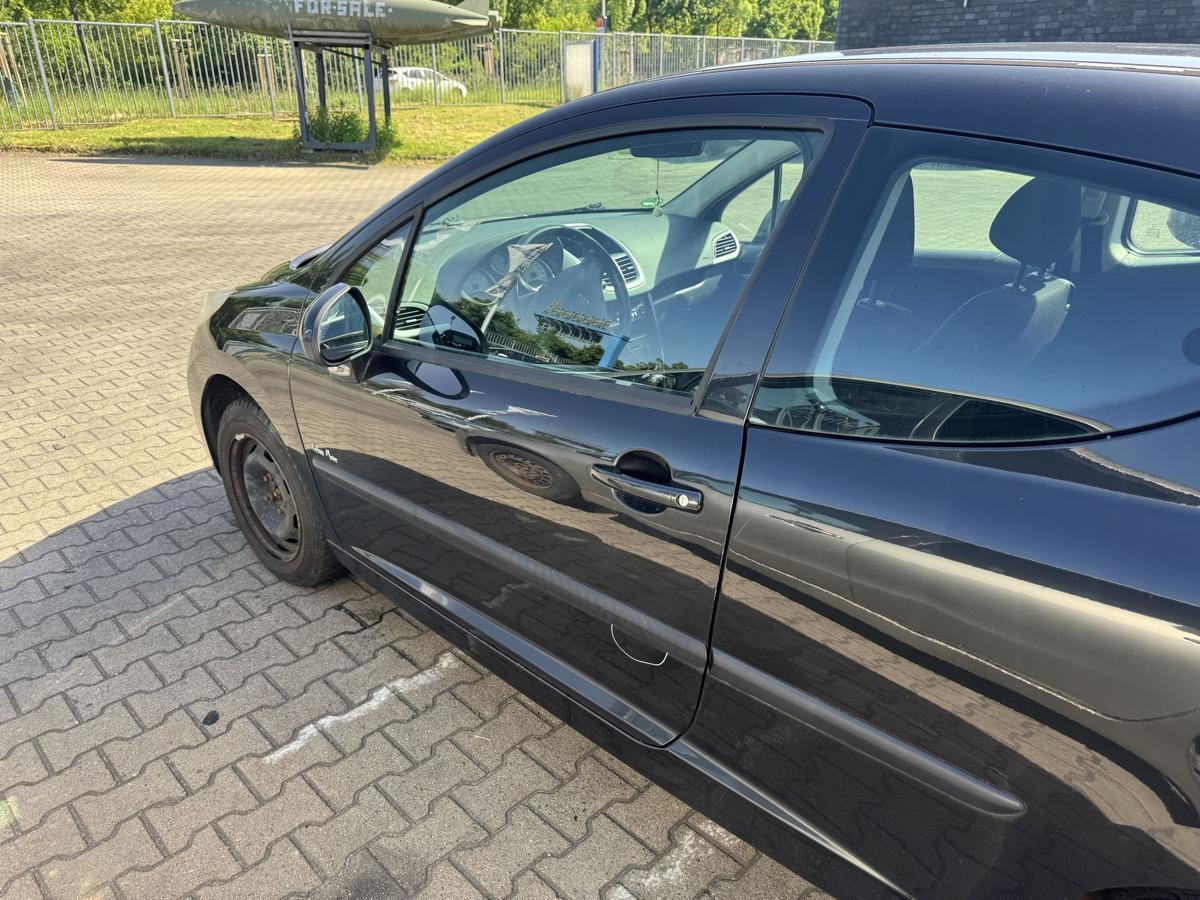 Peugeot 207 original T&uuml;r vorn links EXL-Obsidianschwarz 3 T&uuml;rer Rohbau Bj.2008