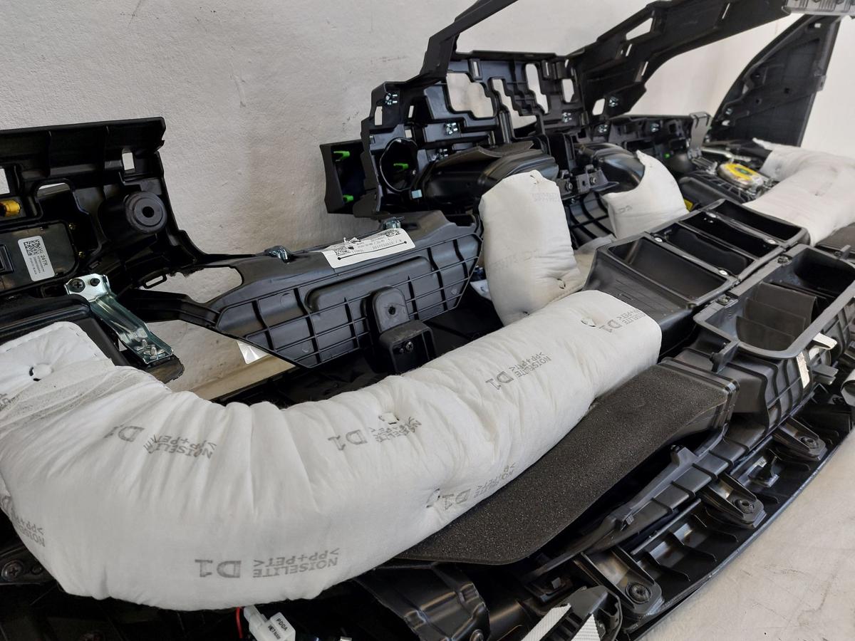 Hyundai i30 PD Mild Hybrid Armaturenbrett Cockpit Schalttafel Dashboard