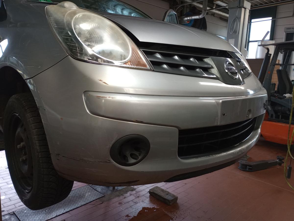 Nissan Note E11 original Stoßstange Stossfänger vorn KYO Quarzsilber Bj 2006