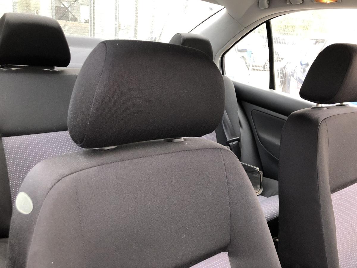 VW Bora 1J Golf 4 Special SItz vorn rechts Beifahrersitz Stoff mit Heizung