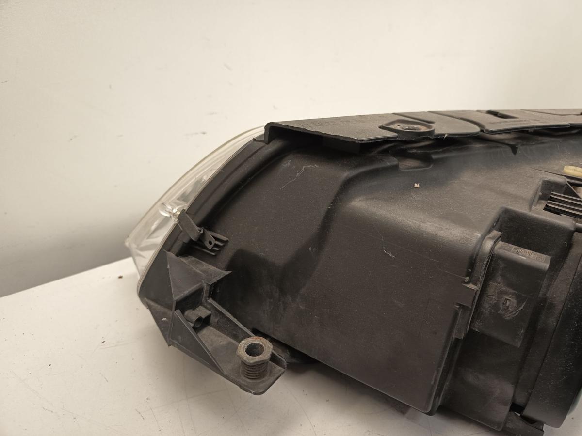VW Passat 3B Scheinwerfer vorn rechts Beifahrer Halogen Hella Bj 2003