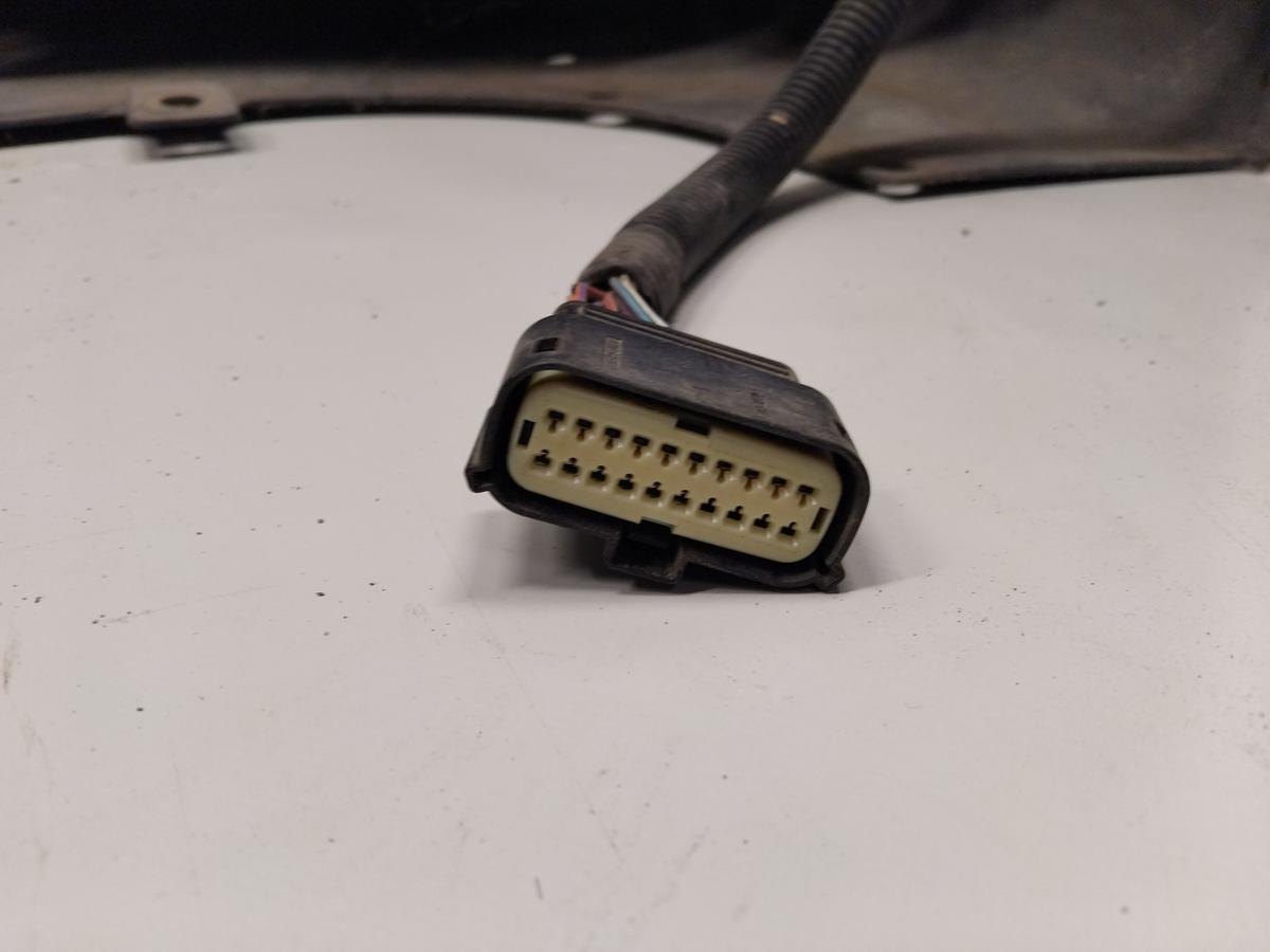 Tesla Model S P85D orig Sto&szlig;stange Stossf&auml;nger vorn mit Parkhilfe BJ2014 PMMB pacificblue