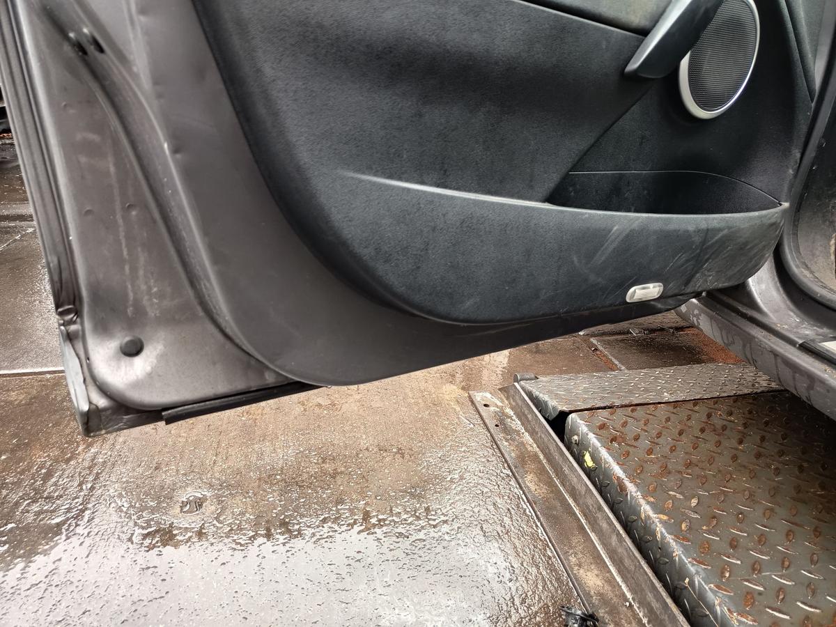 Renault Megane III Kombi orig T&uuml;r Roht&uuml;r vorne links TEKNG grau Bj 2010