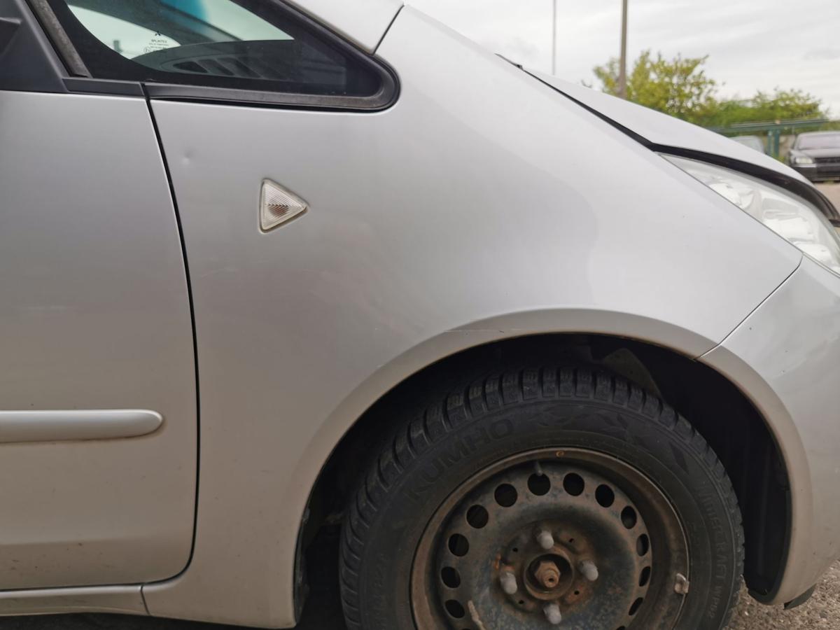 Mitsubishi Colt Z30 Kotflügel Fender Seitenwand vorn rechts A50 Pure Silver 5trg
