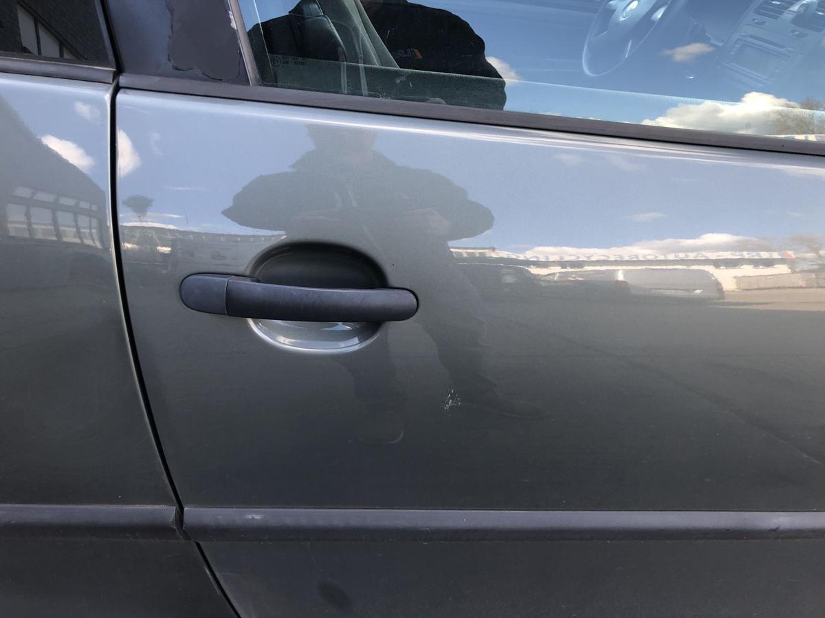 VW Golf 5 V 1K T&uuml;r vorn rechts Beifahrert&uuml;r nur f&uuml;r 3 t&uuml;rer LA6Q Sagegreen