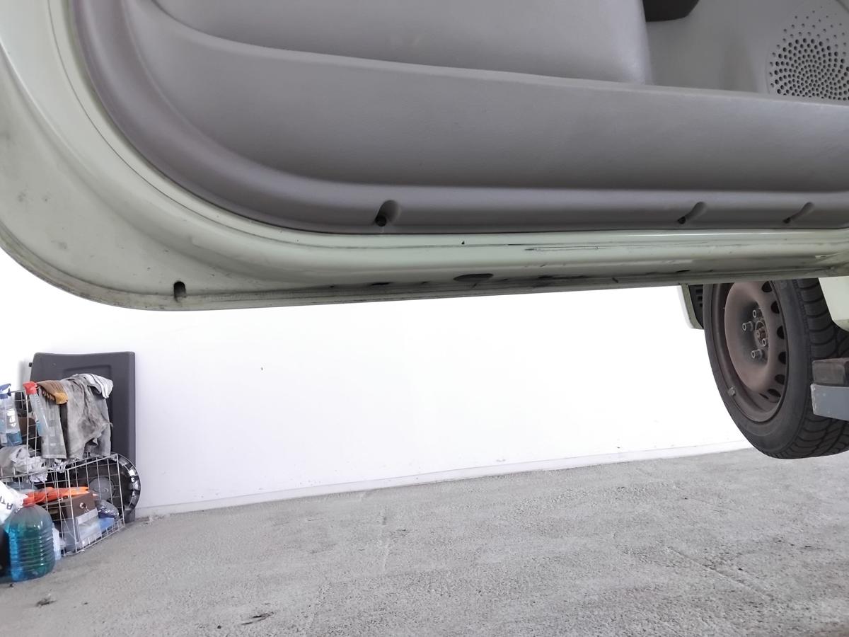 Renault Twingo 2 T&uuml;r vorn links Fahrert&uuml;r DVF97 Pastellgelb BJ2008