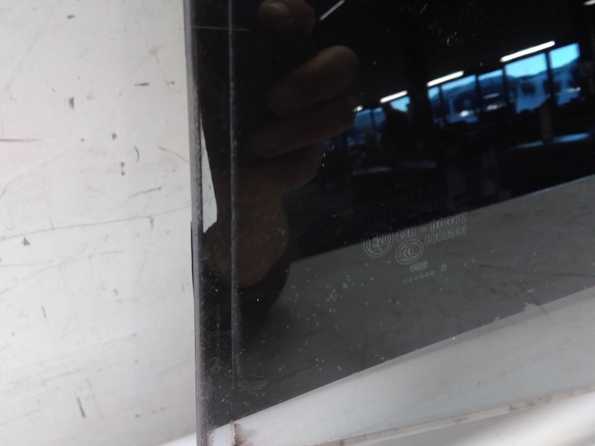 Audi A8 D3 4E Langversion T&uuml;rscheibe hinten links VSG dunkel foliert Bj.2004