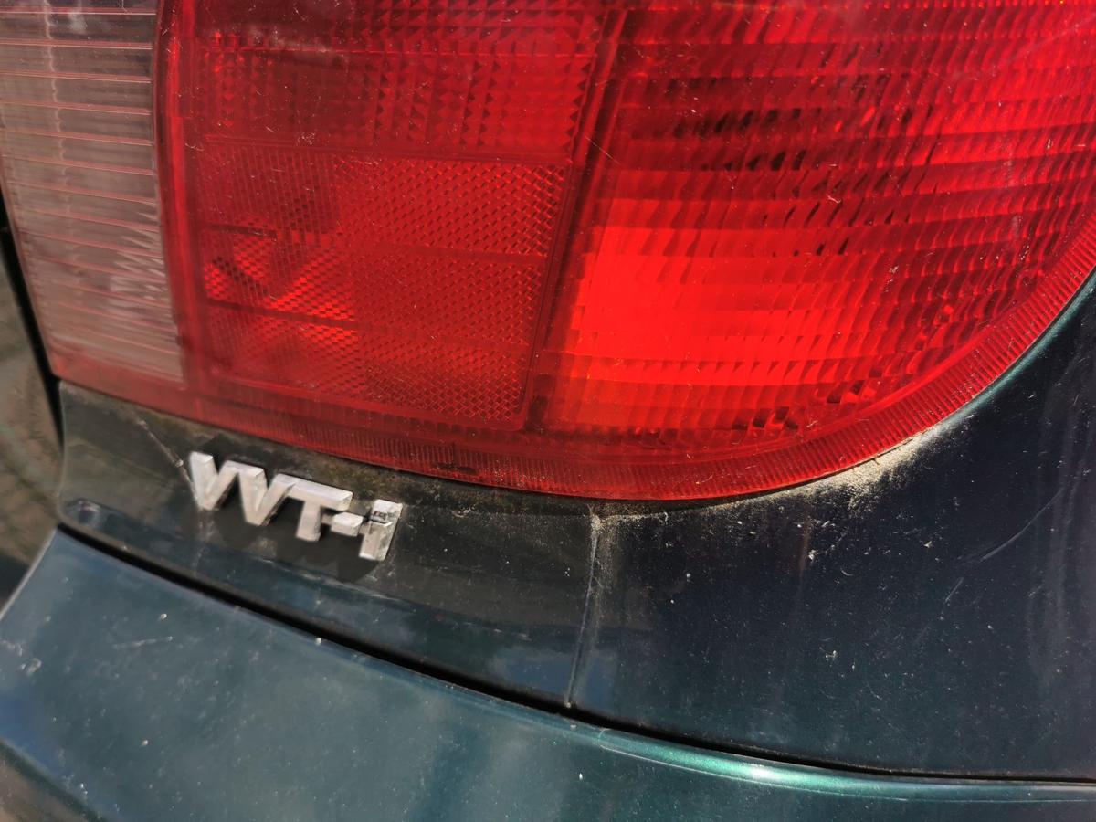 Toyota Yaris P1 Rückleuchte Schlussleuchte Rücklicht Lampe hinten rechts 3trg