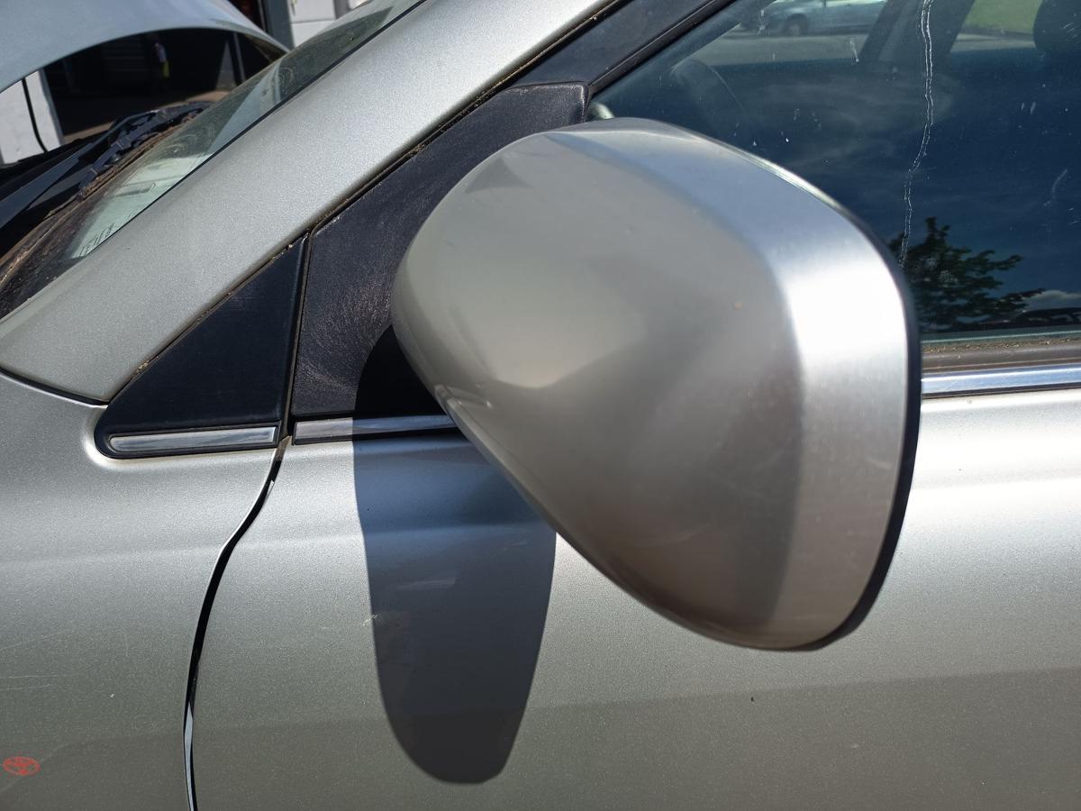 Toyota Avensis T25 Aussenspiegel links elektrisch 1C0 Polarsilber Bj 2005