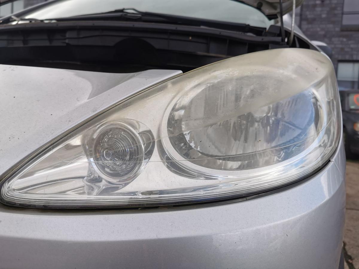Peugeot 1007 K Scheinwerfer Hauptscheinwerfer Lampe vorn links Valeo Trübung
