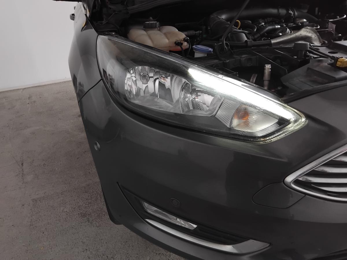 Ford Focus 3 Facelift orig Scheinwerfer rechts Halogen mit LWR Tagfahrlicht BJ15