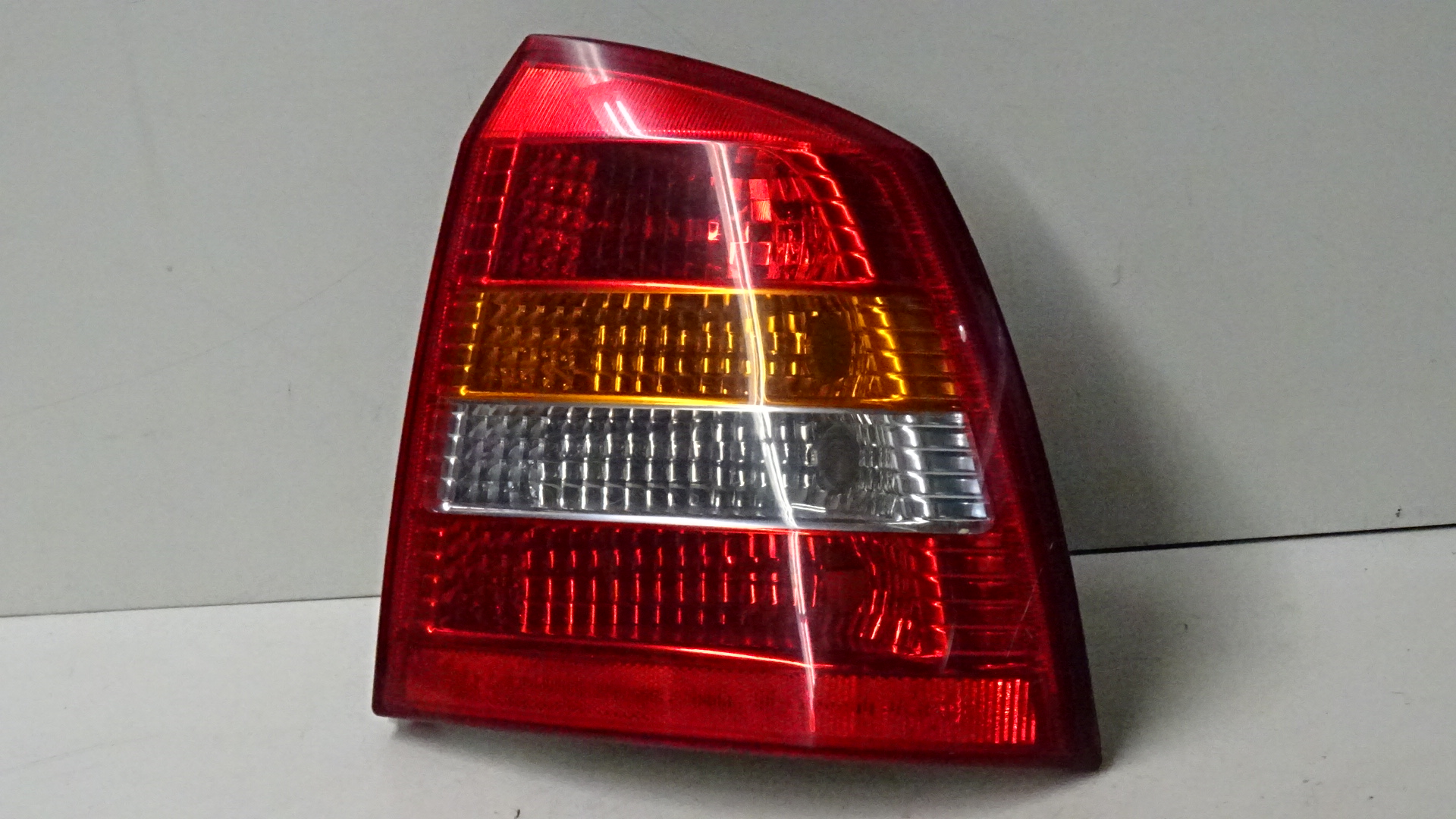 Opel Astra G Bj1999 Rückleuchte Rücklicht rechts 90521544 rot gelb 3 und 5 Türig