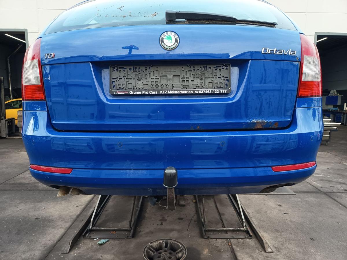 Skoda Octavia II 1Z Combi original Sto&szlig;stange F&auml;nger hinten Heck F5K Dynamicblau