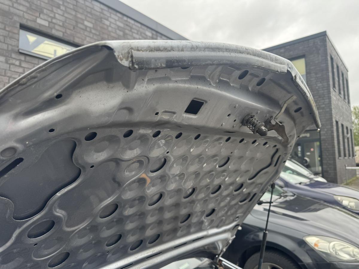 Opel Astra H original Motorhaube Z163 Lichtsilber Lacksch&auml;den Bj.2009