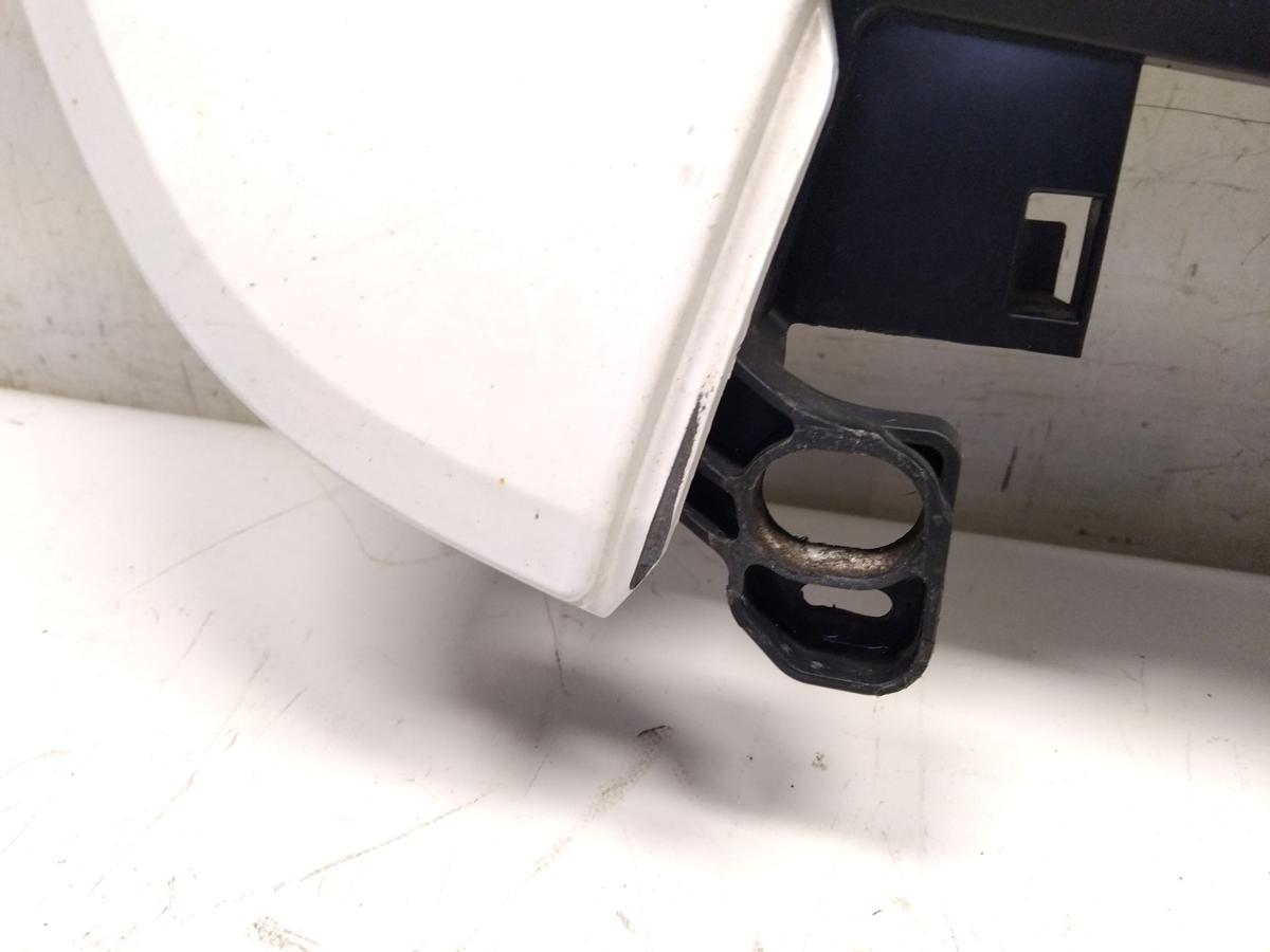 Mercedes Actros MP4 963 original Grillgitter mit Tr&auml;ger vorn arktikweiss Bj.2018