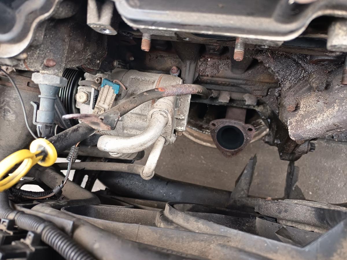 Opel Corsa C 3-TRG Bj 2005 original Klimakompressor 1,0l 44KW Benzin