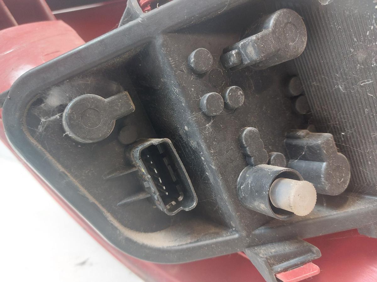 Renault Clio 3 III R R&uuml;ckleuchte links R&uuml;cklicht Heckleuchte 3 t&uuml;rer