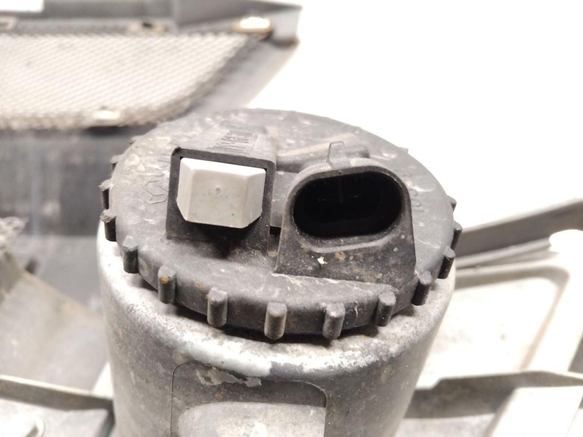 Ford Streetka original Stoßfänger Stoßstange vorn Mittelteil silbermet. BJ2004