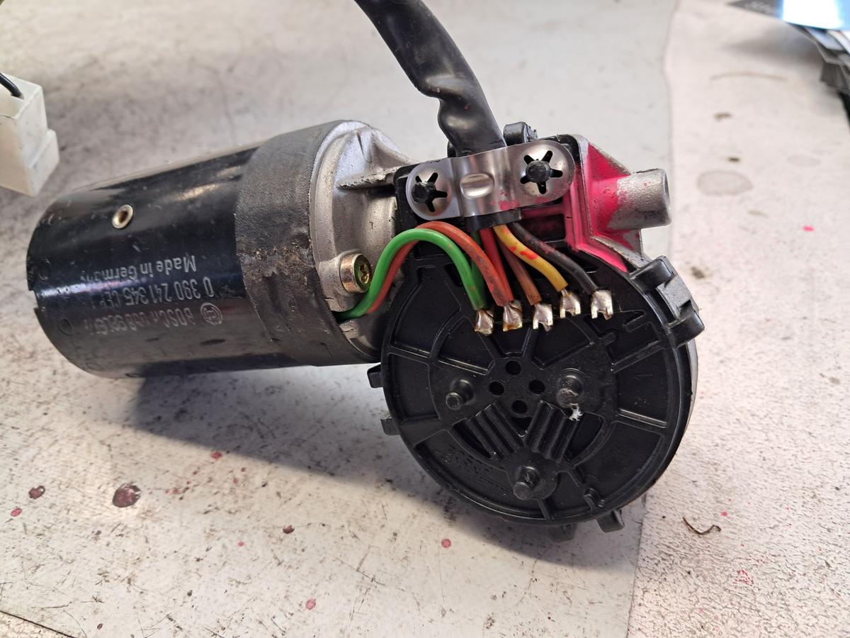 VW LT original Wischermotor vorn 0390241345 BOSCH BJ1997