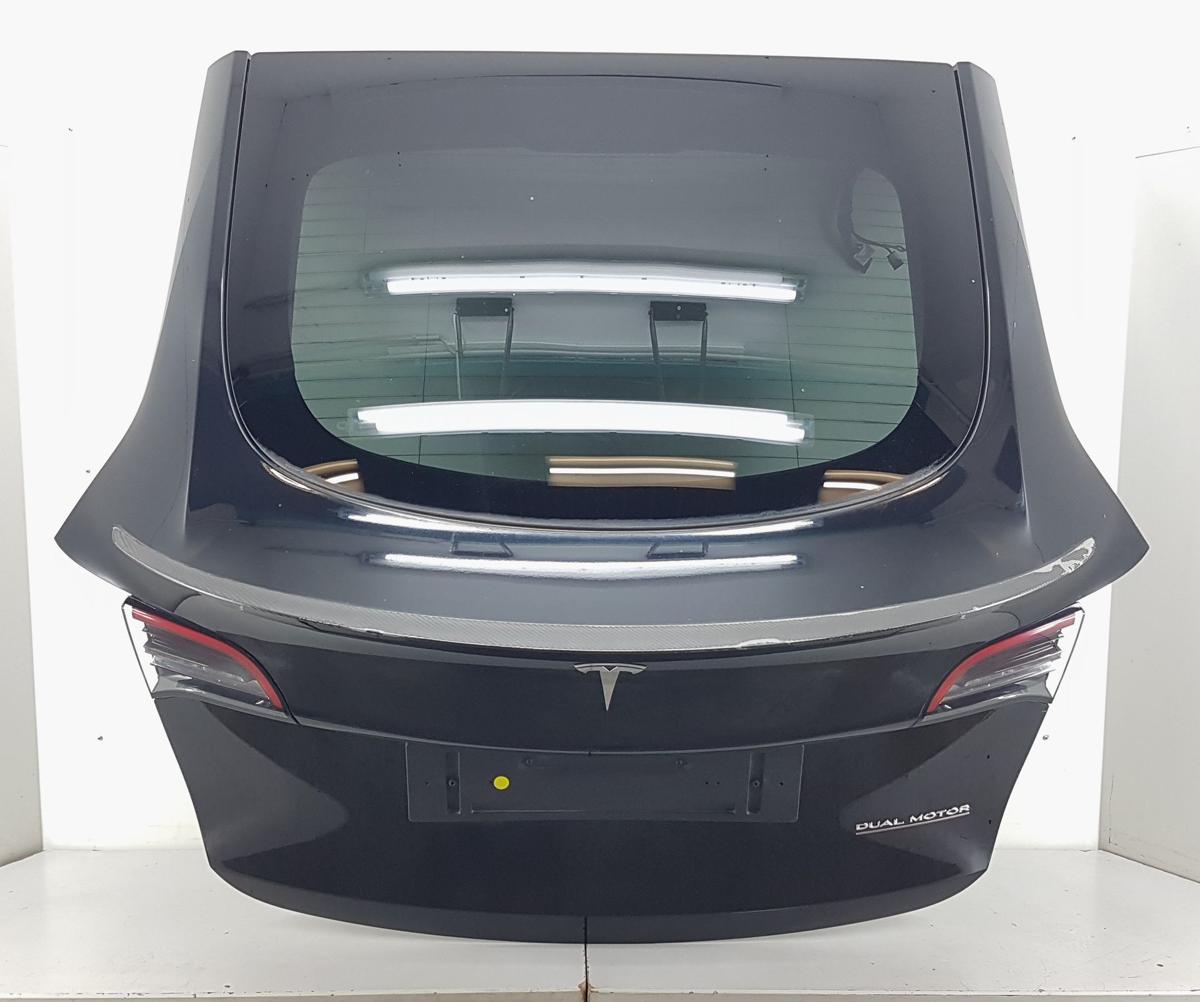 Tesla Model Y Heckklappe Heckdeckel in PBSB schwarz solid black Bj2022