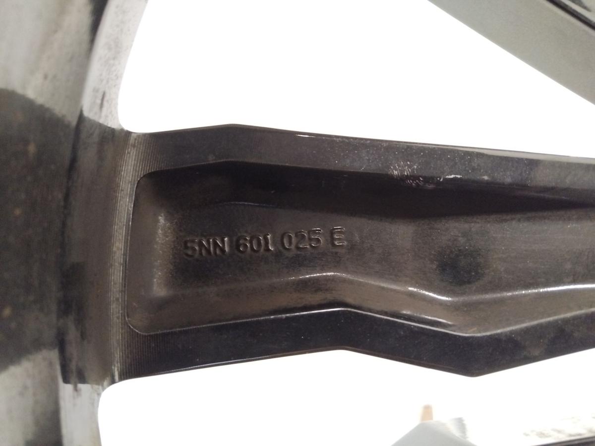 original Alufelge Suzuka 8.5Jx20H2 ET38 5NN601025E VW Tiguan mit M&auml;ngeln Bj.2018