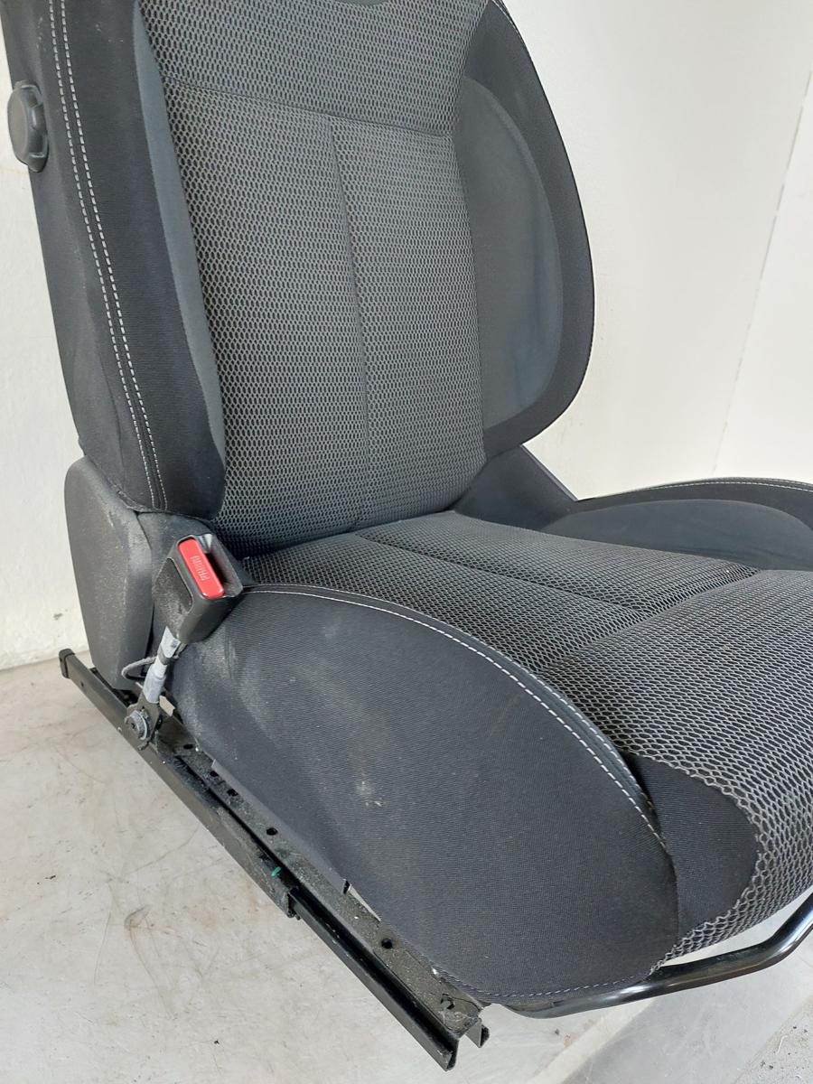 Citroen C4 II Typ N Sitz vorn links Fahrersitz Stoff mit Heizung Autositz OEM