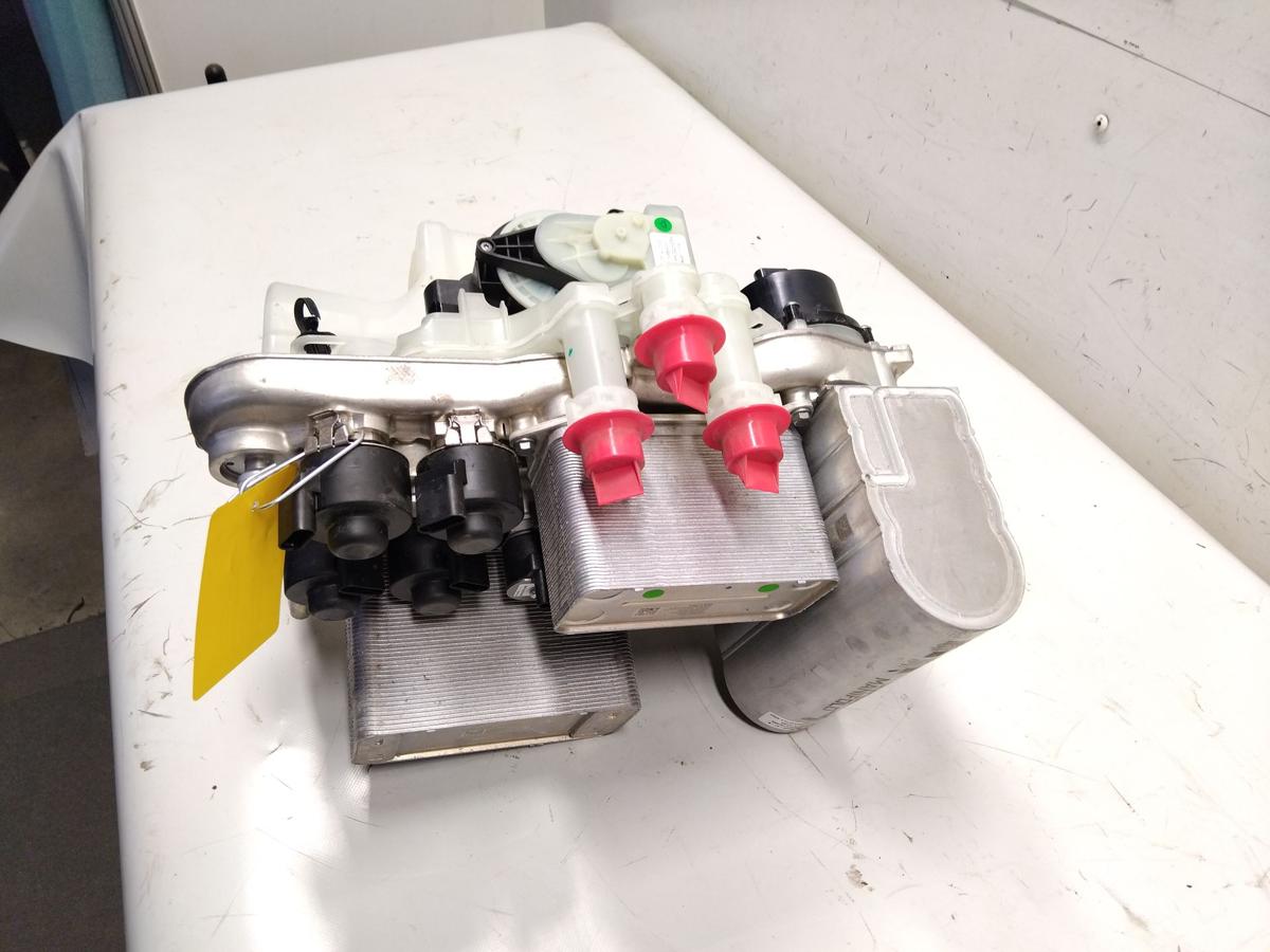 Tesla Model Y RWD original Wärmtauscher Super Manifold 11625000-A1-B Bj.2023