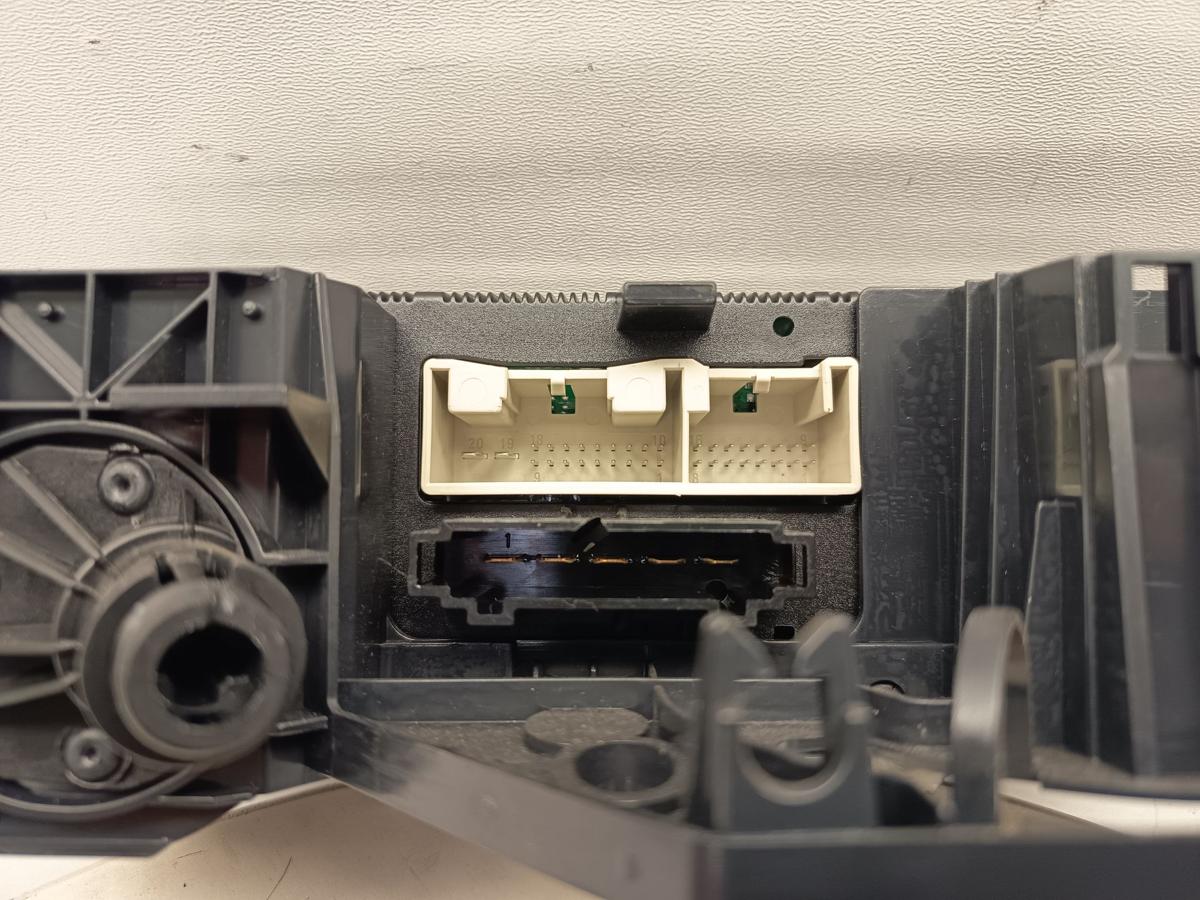 VW Touran 1T3 GP original Klimabedienteil Heizungsbet&auml;tigung Climatronic Bj2010