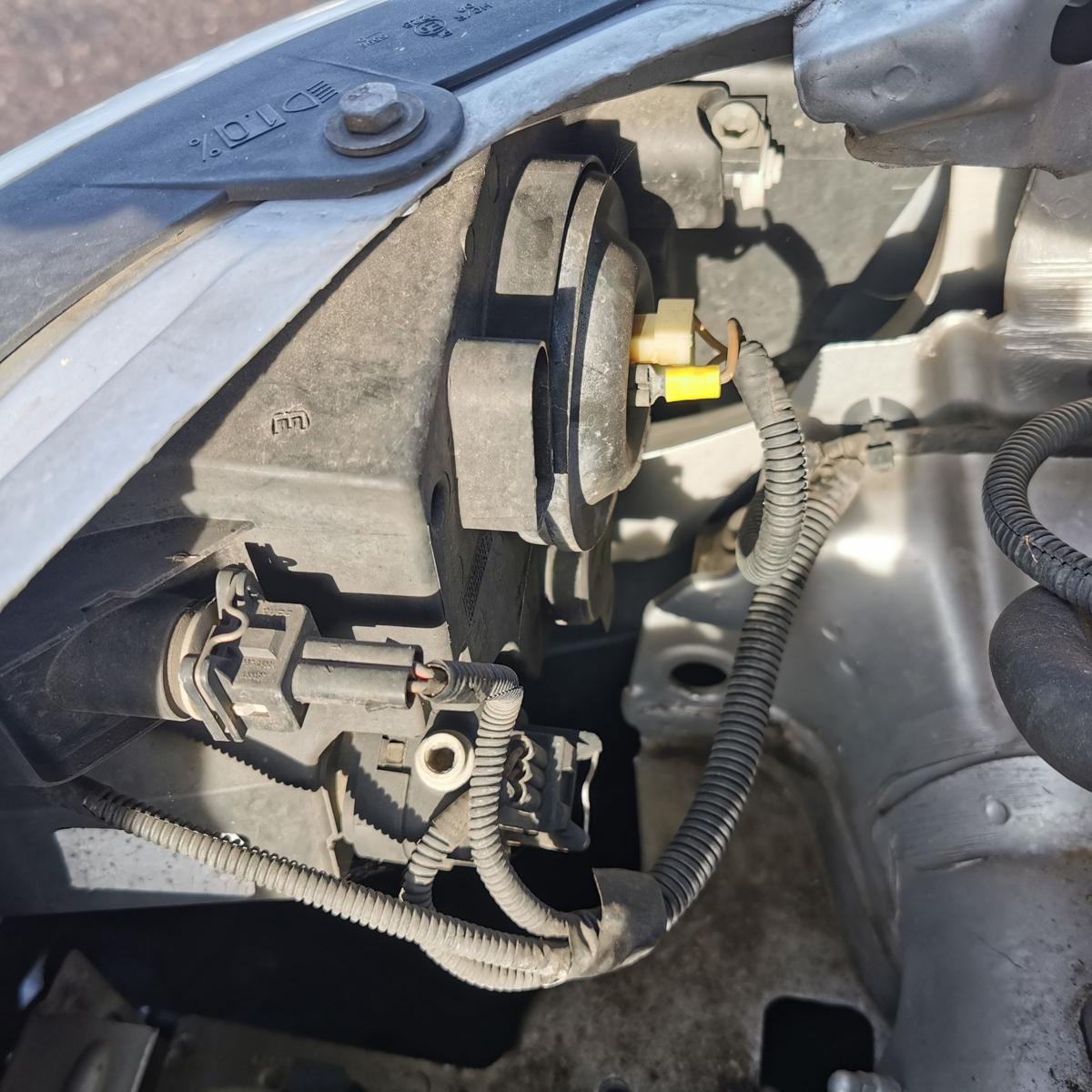 VW Fox 5Z Scheinwerfer Hauptscheinwerfer Frontscheinwerfer rechts Einzelstecker