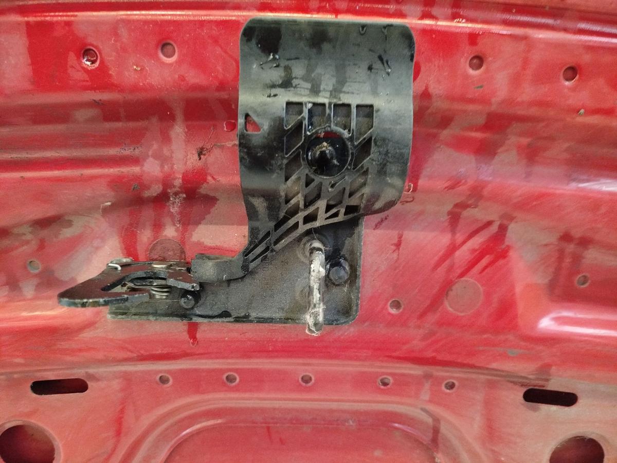 Audi A3 8P bis 2005 Motorhaube Haube Klappe Deckel vorn LY3J Brilliantrot