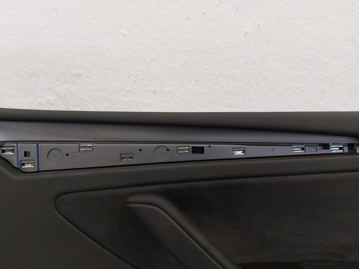 Tesla Model Y Performance Tüververkleidung vorn rechts Alcantara Kunstleder