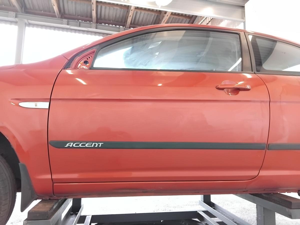 Hyundai Accent 3 MC T&uuml;r vorn links Fahrert&uuml;r 3-t&uuml;rig N8 Tango Red BJ2007